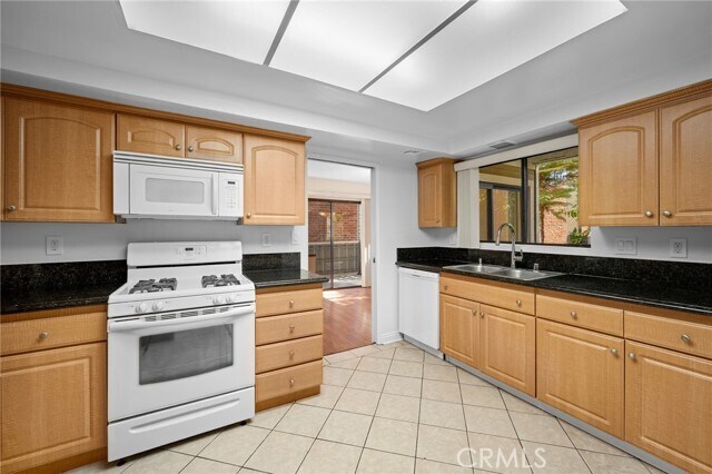 Building Photo - 1166 Rosedale Ave