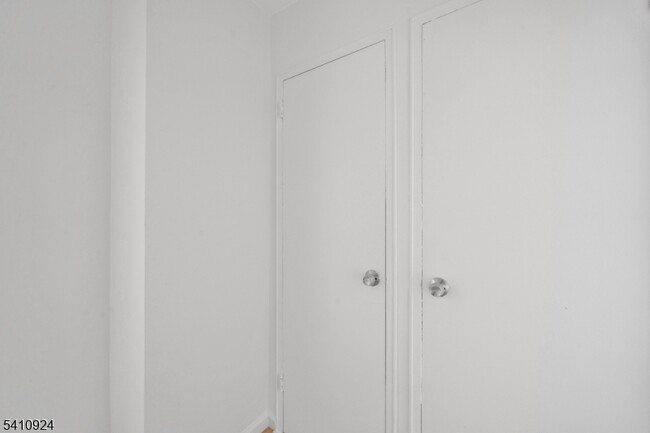 Building Photo - 275 Prospect St