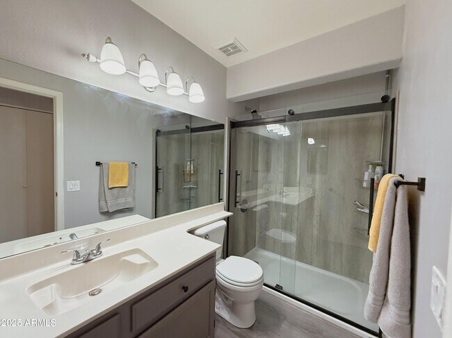 Building Photo - 8403 W Dreyfus Dr
