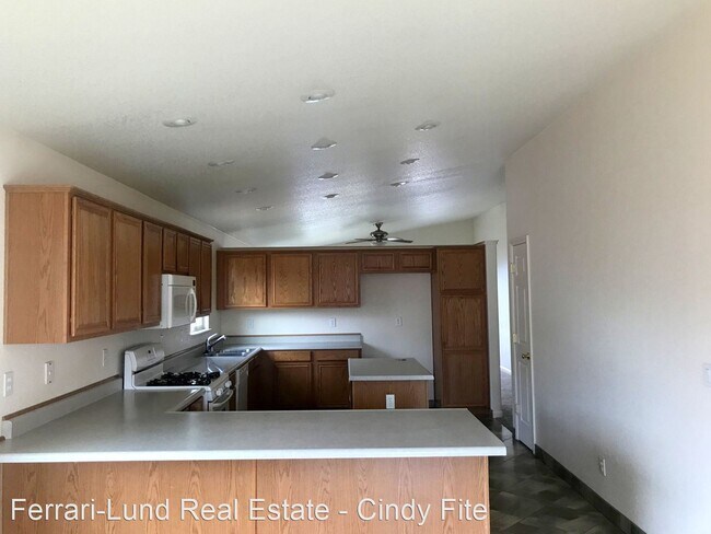 Building Photo - 4 br, 2 bath House - 17750 Wood Leaf Ct.