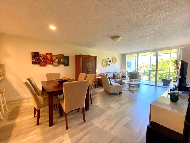 Building Photo - 3800 Oaks Clubhouse Dr