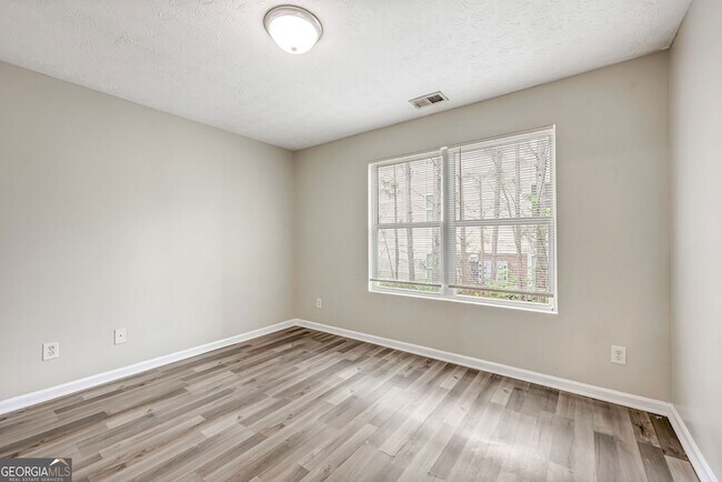Building Photo - 13202 Fairington Ridge Cir