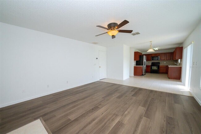 Building Photo - 202 Walnut Crest Run