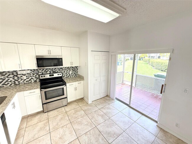 Building Photo - 70 Whitehead Cir