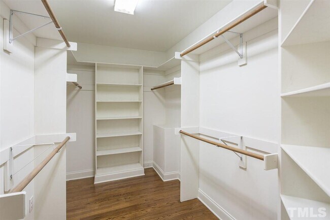 Building Photo - Gorgeous 4 Bedroom Ranch Home, Near Mordecai/Oakwood Neighborhoods, Premium Finishes, Fenced Back...