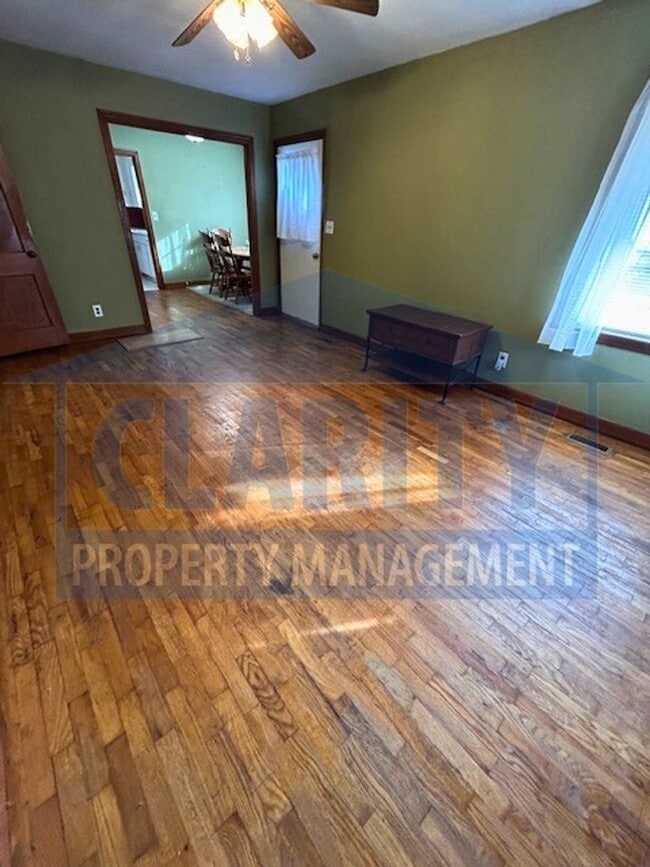 Building Photo - Two bedroom home! Great location!