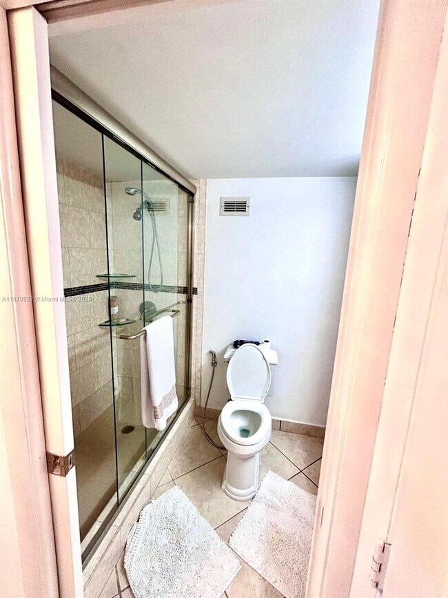 Building Photo - 3725 S Ocean Dr