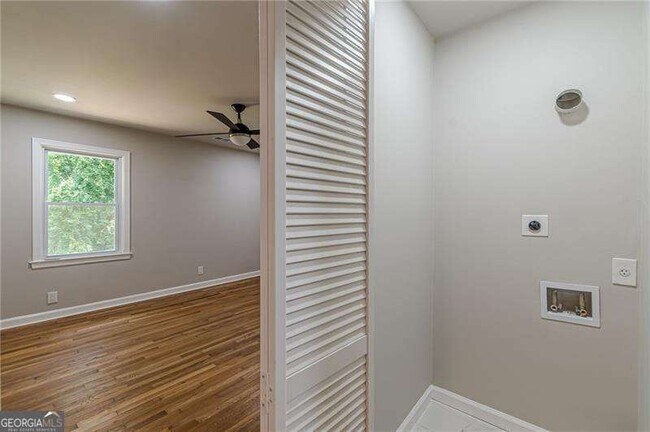 Building Photo - 1624 Dodson Dr SW