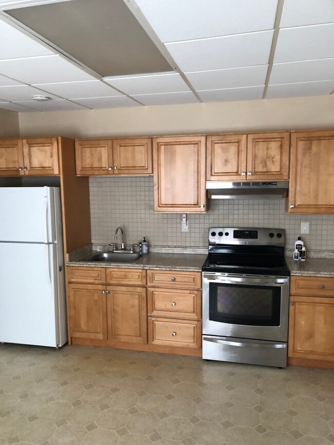 Kitchen - 221 Susquehanna Ave