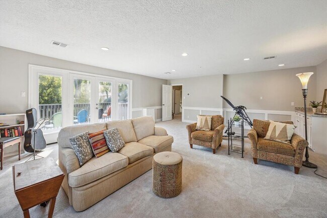 Building Photo - 1122 Daria Dr