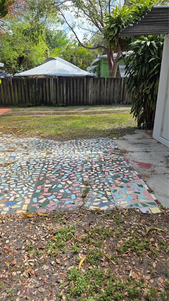 Building Photo - 5715 NW 6th Ave