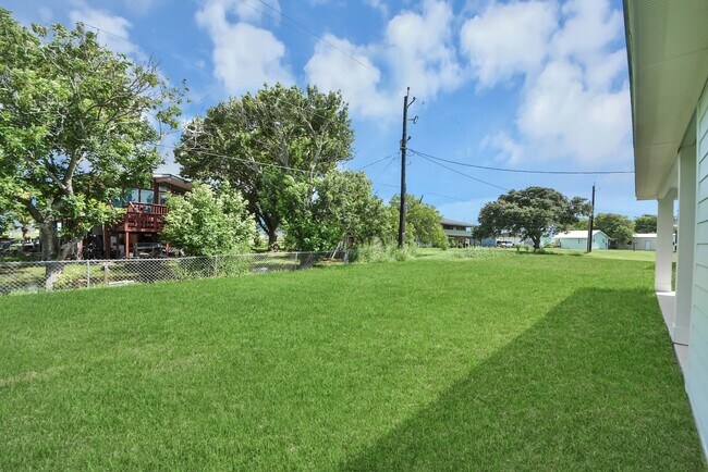 Building Photo - 638 Stovall Dr