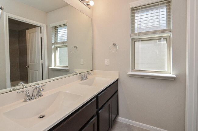 Building Photo - 4015 Prairie Landing Ln