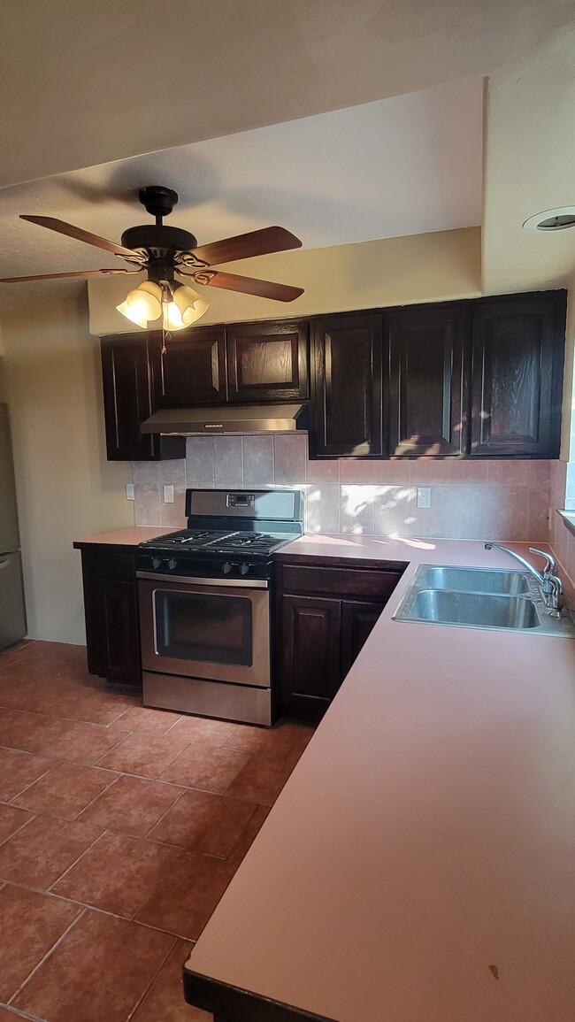 Building Photo - 3323 Camino Prado Vista