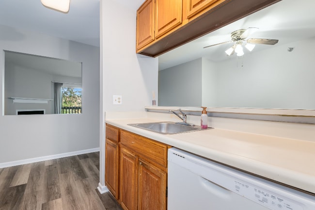 Building Photo - 210 Glengarry Dr
