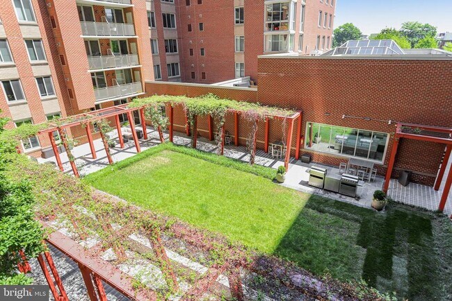 Building Photo - 1000 New Jersey Ave SE