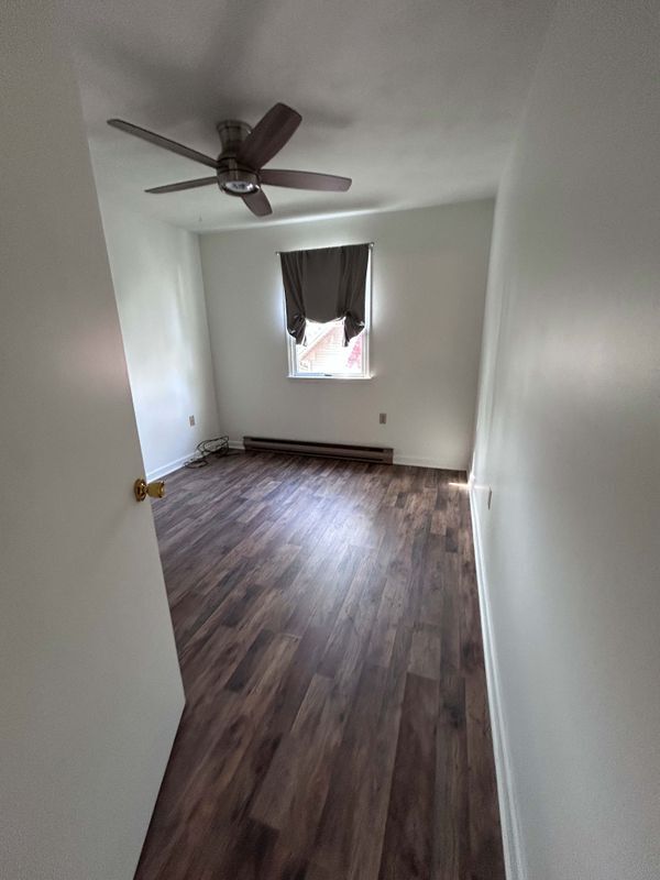 Building Photo - 16 W Main St