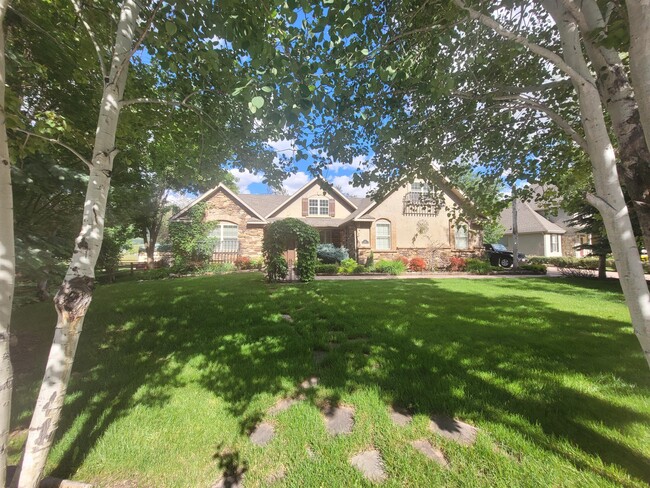 Building Photo - 867 N Swiss Farm Ct