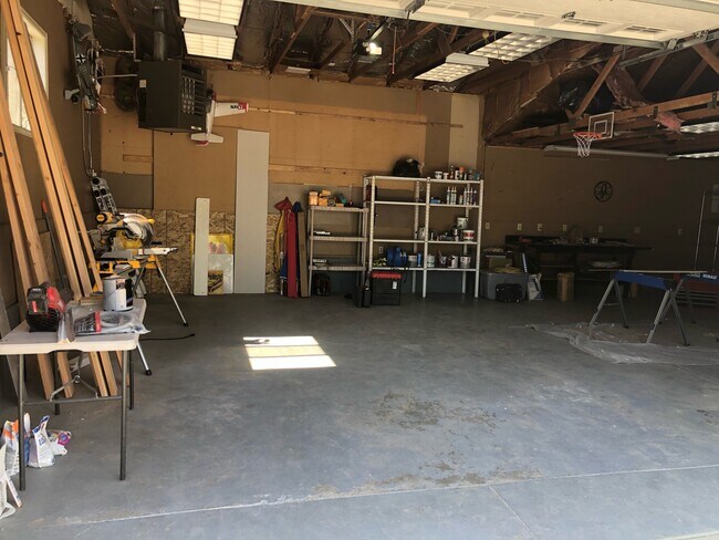 Building Photo - 6243 Gray St