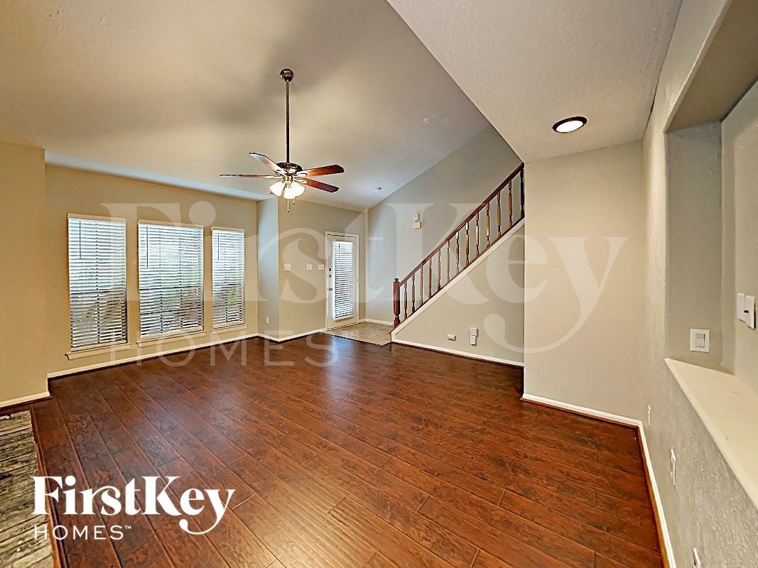Building Photo - 75 N Pathfinders Cir