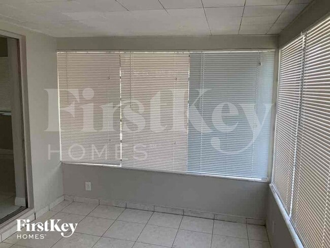 Building Photo - 1410 NE 43rd Ct