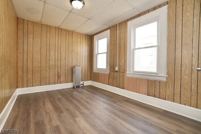 Building Photo - 180 Hobson St