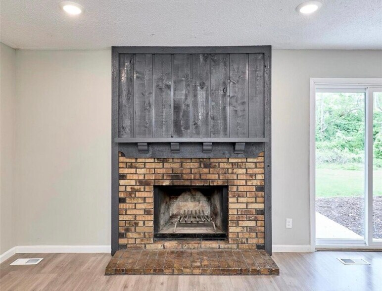 Building Photo - 11951 Jerries Ln