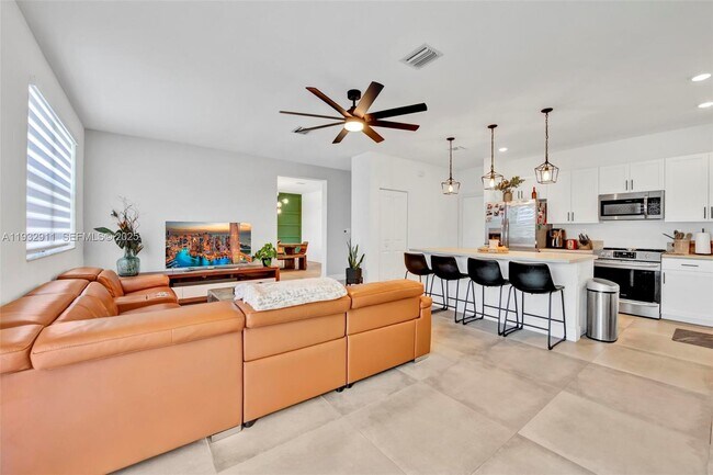 Building Photo - 10333 SW 232nd St