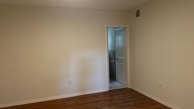 Building Photo - 7531 SE 147th Pl