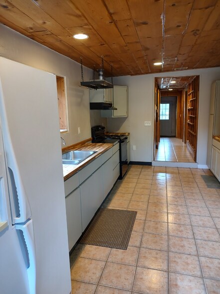 Building Photo - 723 N Shields St