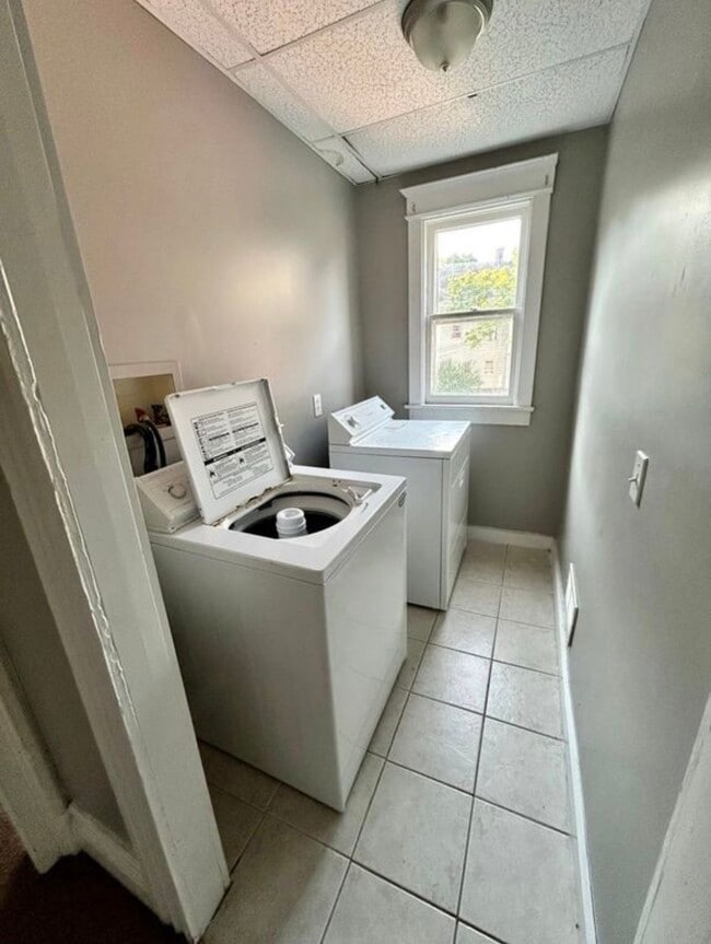 Building Photo - 1540 St Paul St