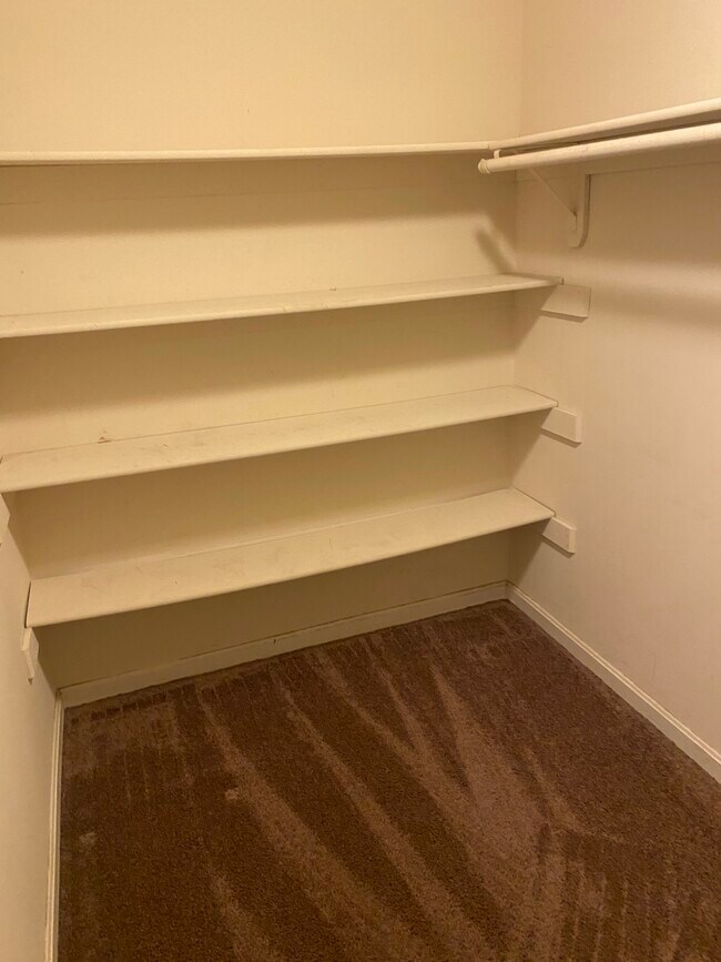 Building Photo - 2212 Westwood Dr