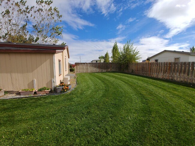 Building Photo - 3 Bd 2 Bath Home with Amazing Views in Marsing