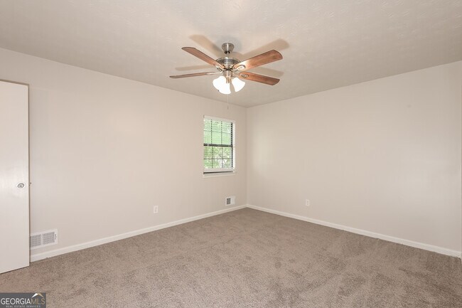 Building Photo - 174 Slicky Rock Ct