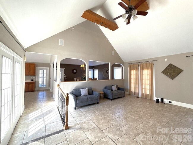 Building Photo - 14009 Thompson Rd