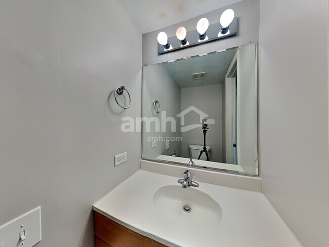 Building Photo - 2364 Chesapeake Bay