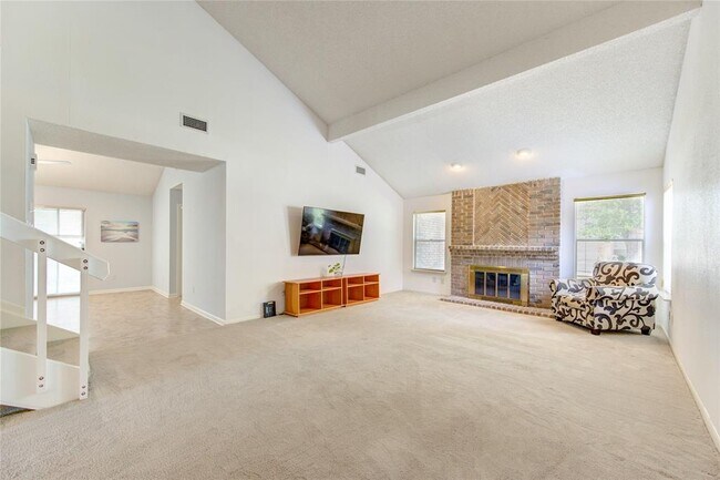 Building Photo - 2818 Crest Park Dr
