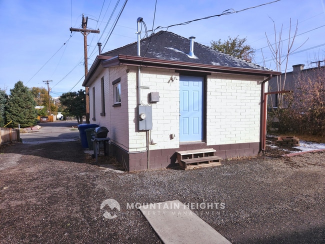 Building Photo - 1074 E Kensington Ave