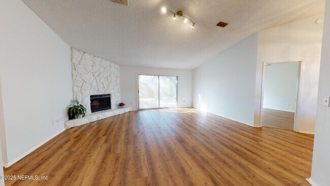 Building Photo - 500 Penman Rd