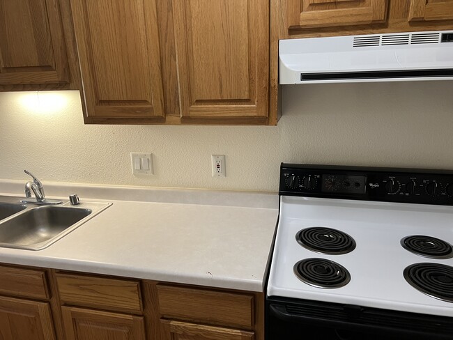 Building Photo - 1105 Heritage Ct