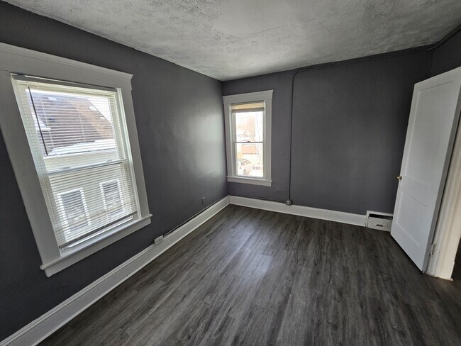 Building Photo - 2810 Woodbridge Ave