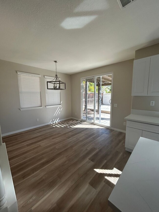 Building Photo - Remodeled Temecula 4 Bedroom