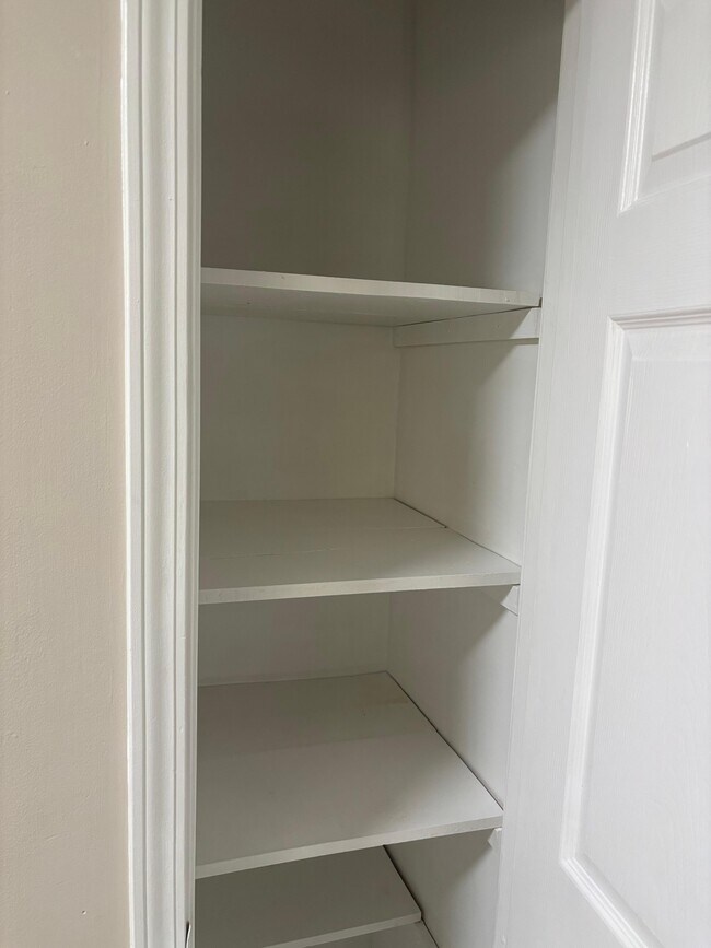 Building Photo - 212 Orchard Way