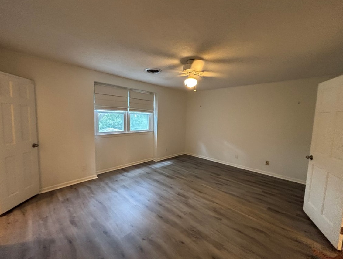 Building Photo - 723 Sir Walter Cir