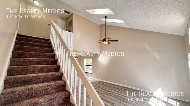 Building Photo - 10207 Comfort Cir
