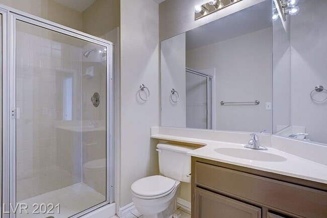 Building Photo - Ready for a BIG house - for little rent in the Heart of GREEN VALLEY.