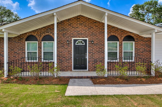 Building Photo - 143 Woodland Dr