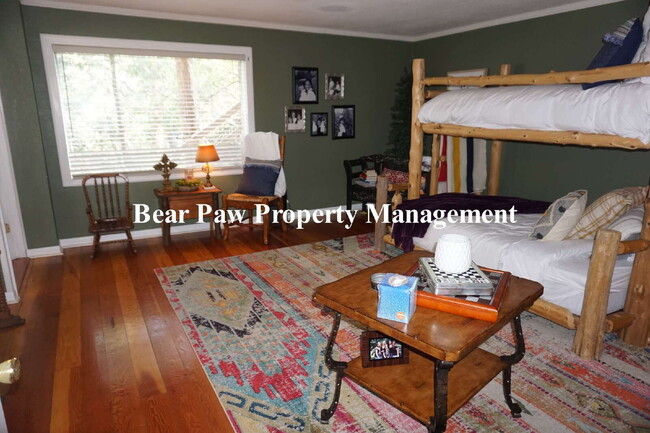 Building Photo - "Charming Evergreen Retreat: Spacious 3-Be...