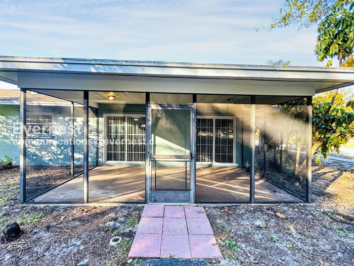 Building Photo - 1301 Gulfview Woods Ln