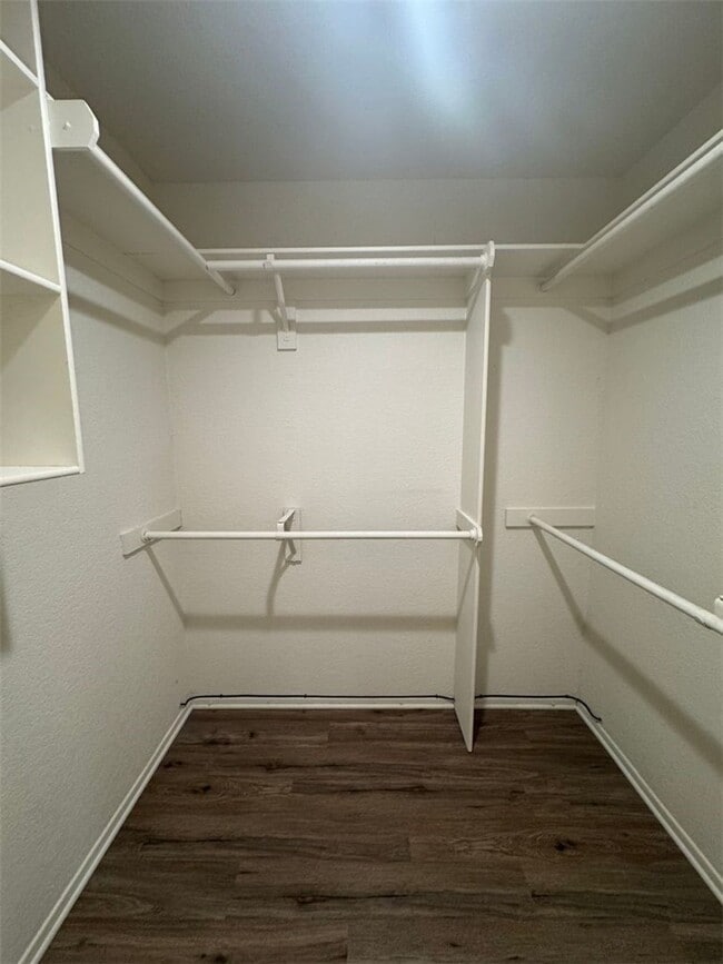 Building Photo - 440 Tava Ln